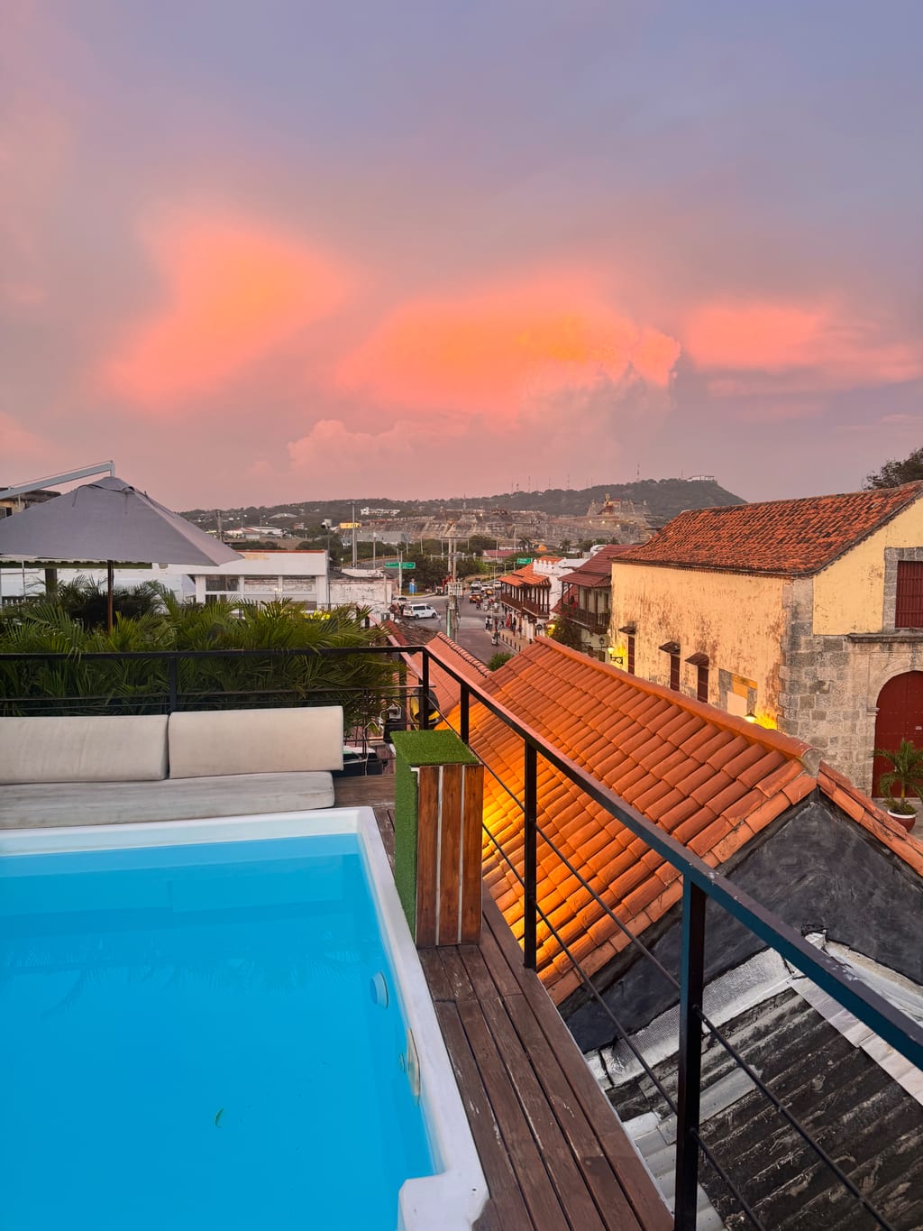 Vista del atardecer desde Salvador Rooftop
